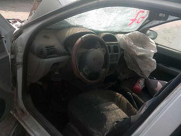  Renault CLIO 2006    EN DESARME