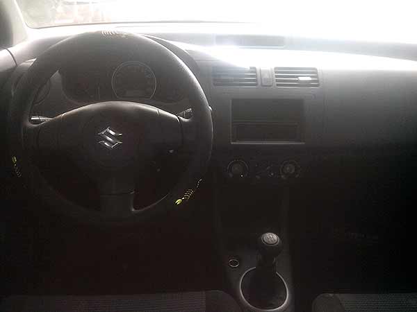  Suzuki SWIFT 2009    EN DESARME