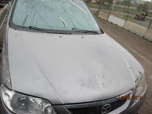  Mazda 323 2002    EN DESARME