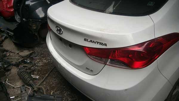 Hyundai ELANTRA 2012    EN DESARME