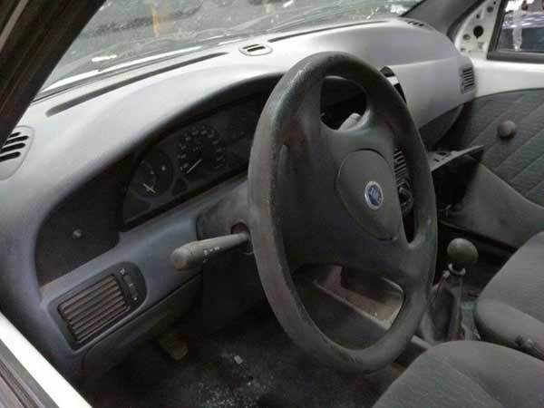  Fiat PALIO 2004    EN DESARME