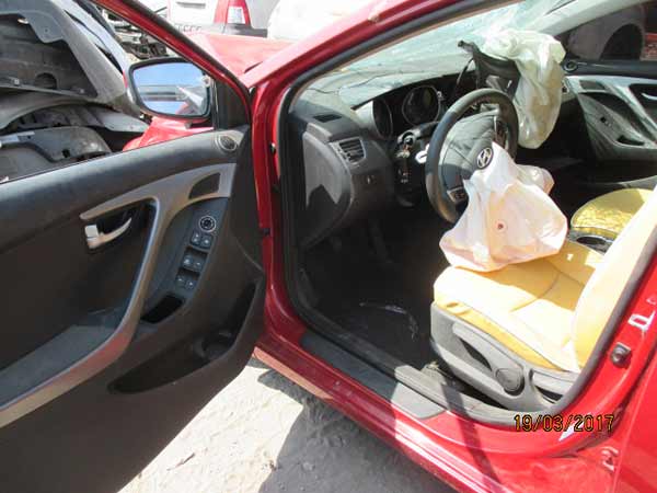  Hyundai ELANTRA 2015    EN DESARME