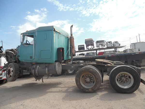  Mack CH-613 2003    EN DESARME