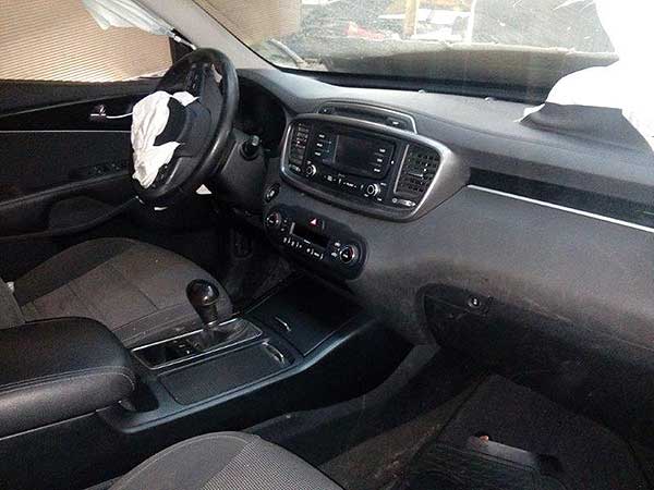  Kia SORENTO 2015    EN DESARME
