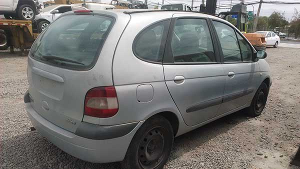  Renault SCENIC 2002    EN DESARME