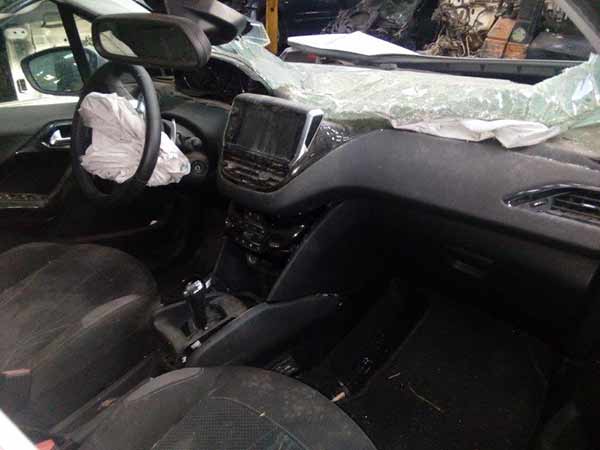  Peugeot 208 2015    EN DESARME