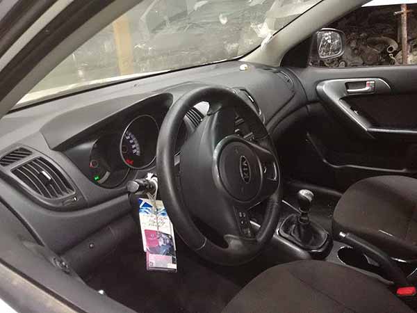  Kia CERATO 2012    EN DESARME
