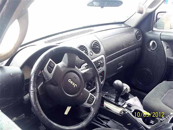  Jeep GRAND CHEROKEE 2003    EN DESARME