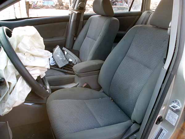  Toyota COROLLA 2006    EN DESARME