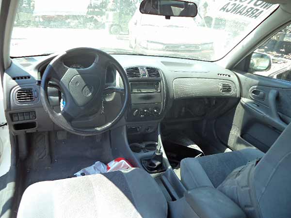  Mazda 323 1999    EN DESARME