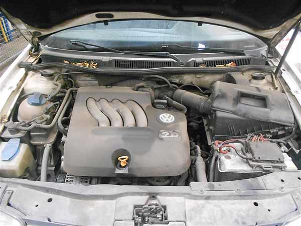  Volkswagen BORA 2000    EN DESARME