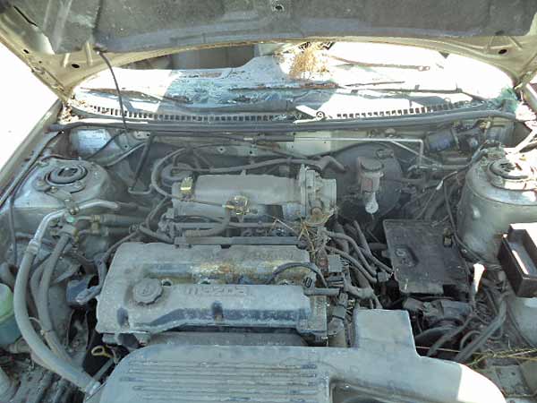  Mazda 323 2002    EN DESARME