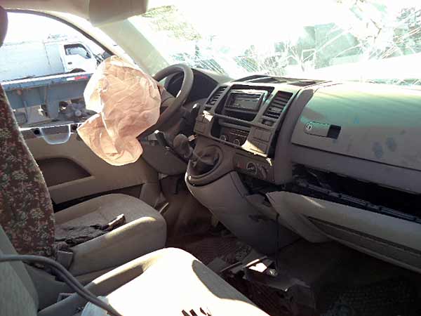  Volkswagen KOMBI 2011    EN DESARME