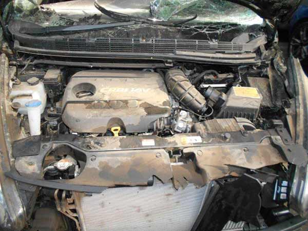  Kia CARENS 2015    EN DESARME