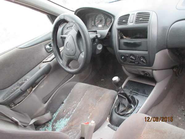  Mazda 323 2002    EN DESARME