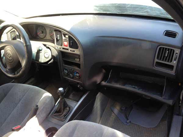  Hyundai ELANTRA 2005    EN DESARME