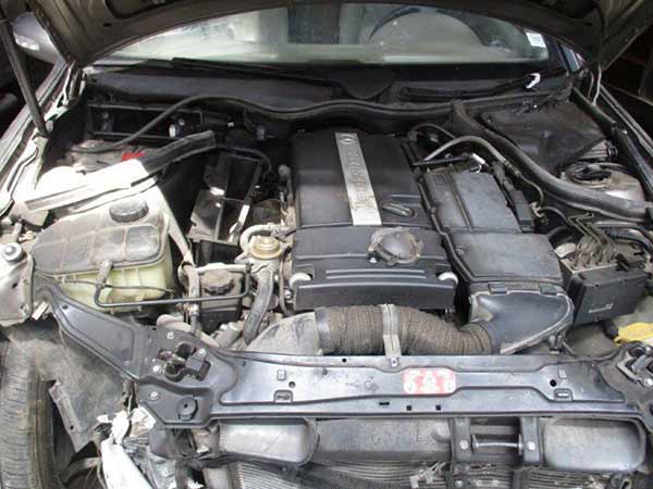  Mercedes-Benz C180 2004    EN DESARME
