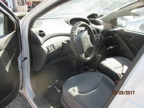  Toyota YARIS 2004    EN DESARME