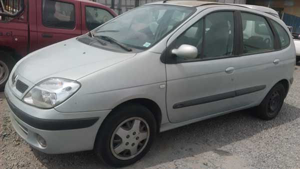  Renault SCENIC 2002    EN DESARME