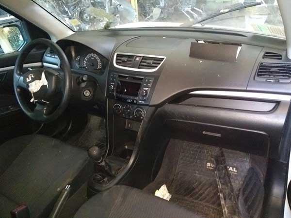  Suzuki SWIFT 2013    EN DESARME