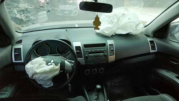  Mitsubishi OUTLANDER 2010    EN DESARME