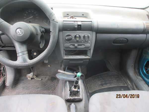  Opel CORSA 1994    EN DESARME