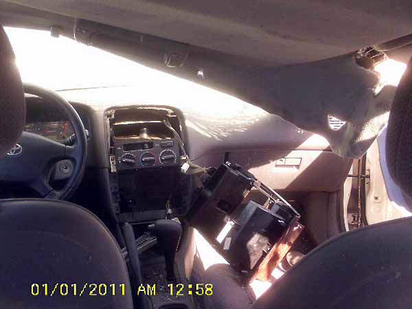  Toyota AVENSIS 2001    EN DESARME