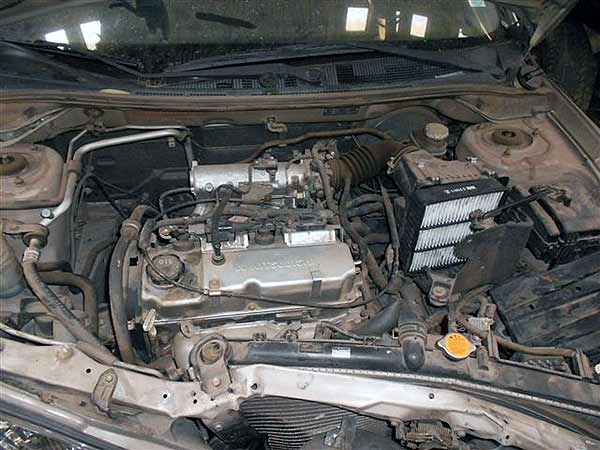  Mitsubishi LANCER 2004    EN DESARME