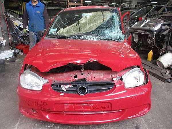  Chevrolet CORSA 2004    EN DESARME
